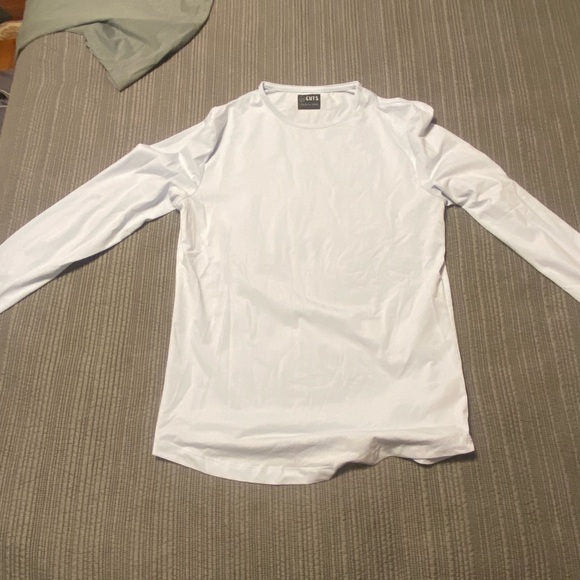 Medium Mens Cuts Shirts for Sale. Minimal to no wear on all of them. - Picture 3 of 5